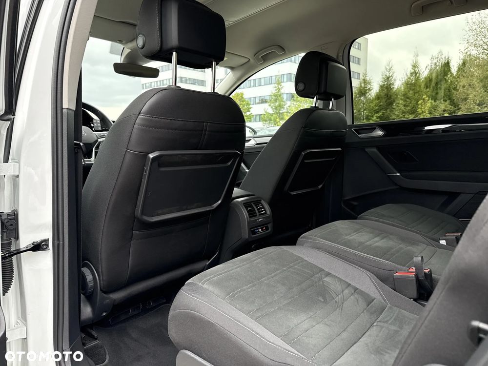 Volkswagen Touran - 27