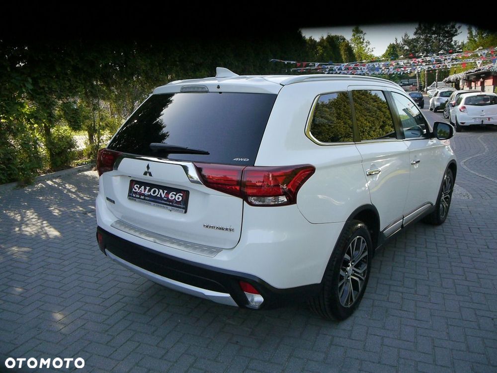 Mitsubishi Outlander 2.2 DI-D 4WD Automatik Diamant Edition+ - 5
