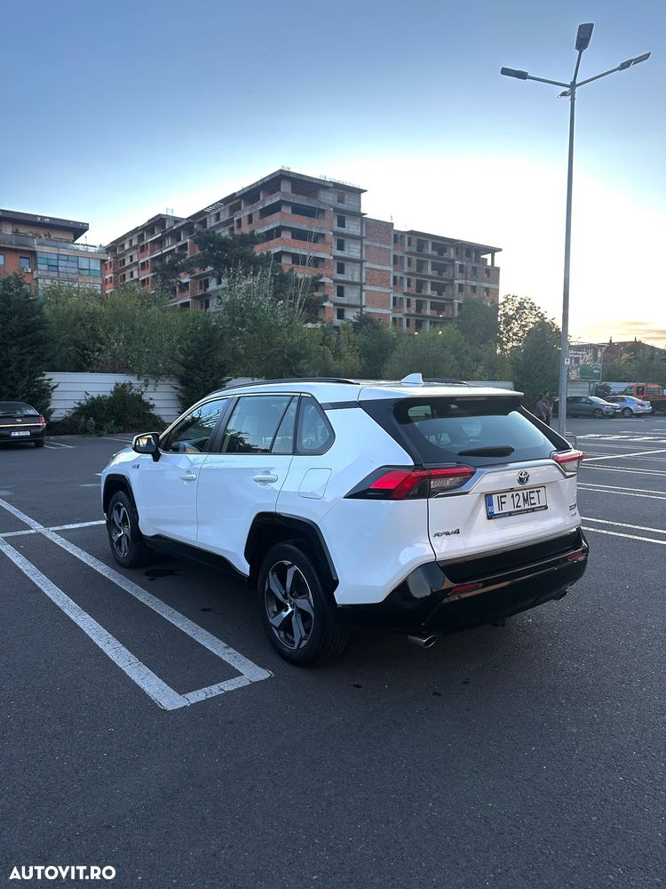 Toyota RAV4 - 8