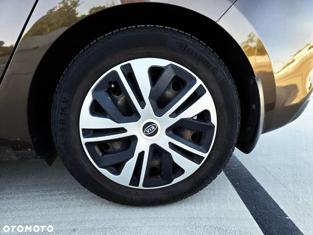 Kia Carens 1.7 CRDi L 7os - 13