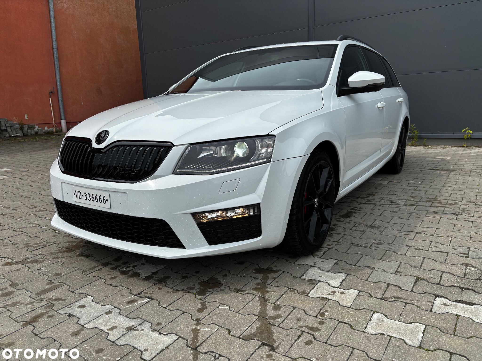 Skoda Octavia 2.0 TDI DSG RS - 17