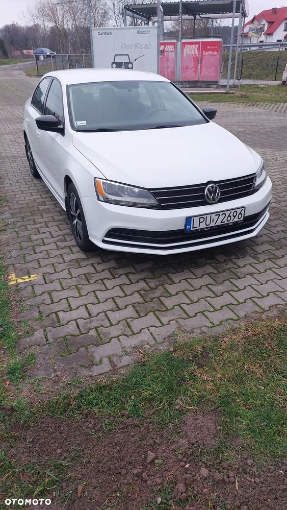 Volkswagen Jetta - 2