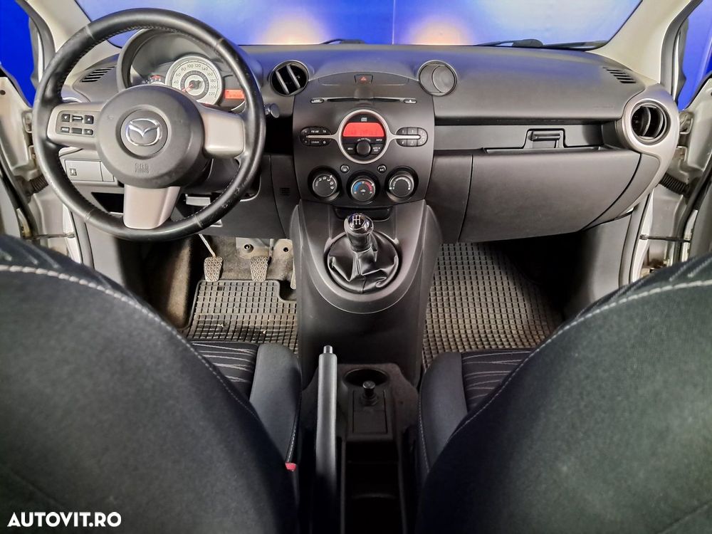 Mazda 2 - 13