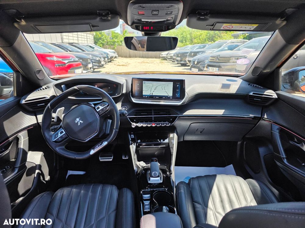 Peugeot 2008 PureTech 130 EAT8 GT - 20