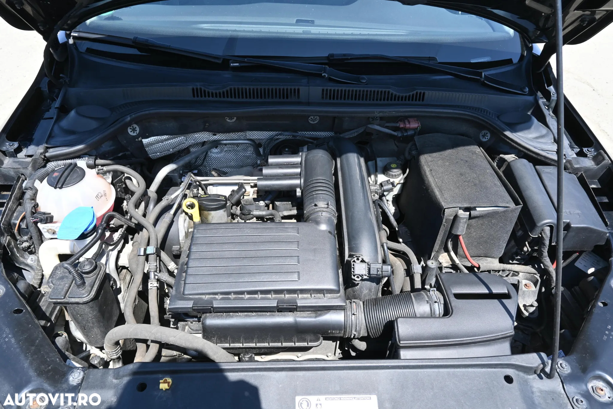 Volkswagen Jetta 1.2 TSI Comfortline - 8