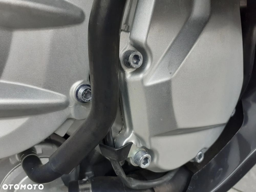Yamaha FJR - 31