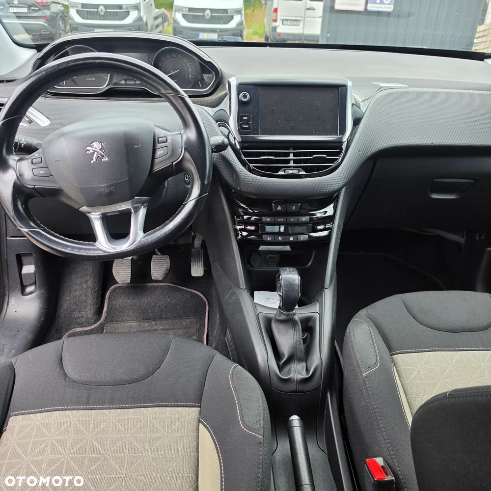 Peugeot 208 1.2 PureTech Style - 9