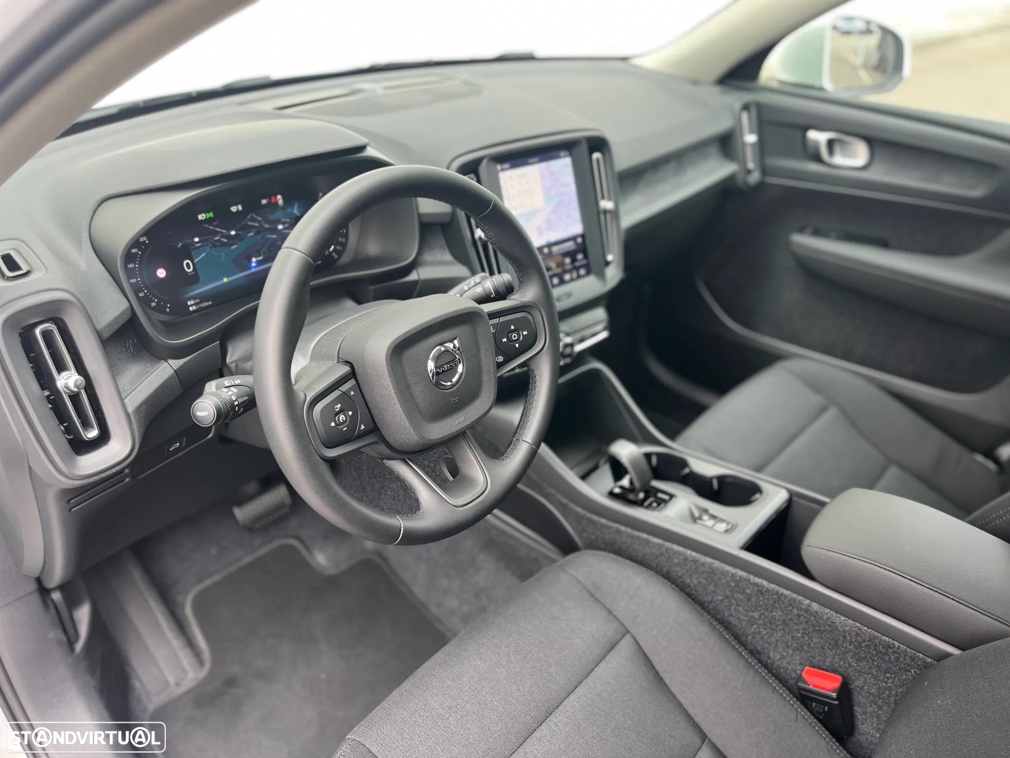Volvo XC 40 2.0 B3 Essential - 14