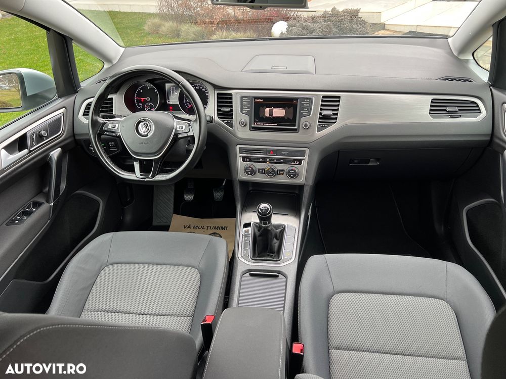 Volkswagen Golf - 34