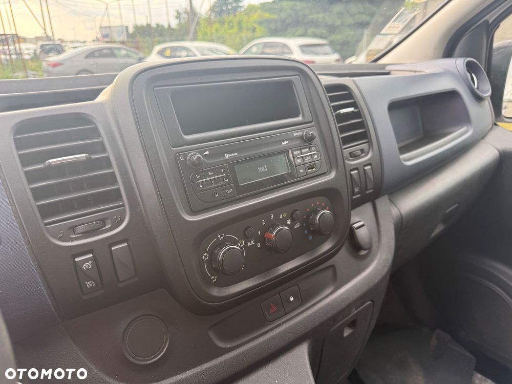 Opel Vivaro - 10