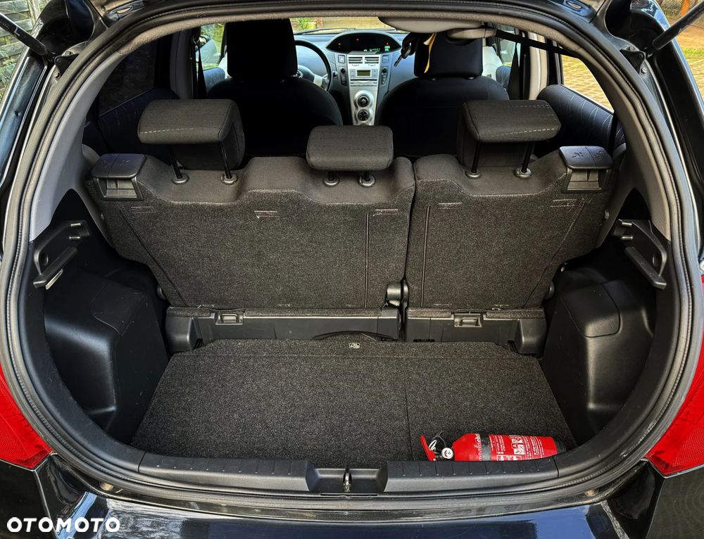 Toyota Yaris 1.3 Edition S - 26