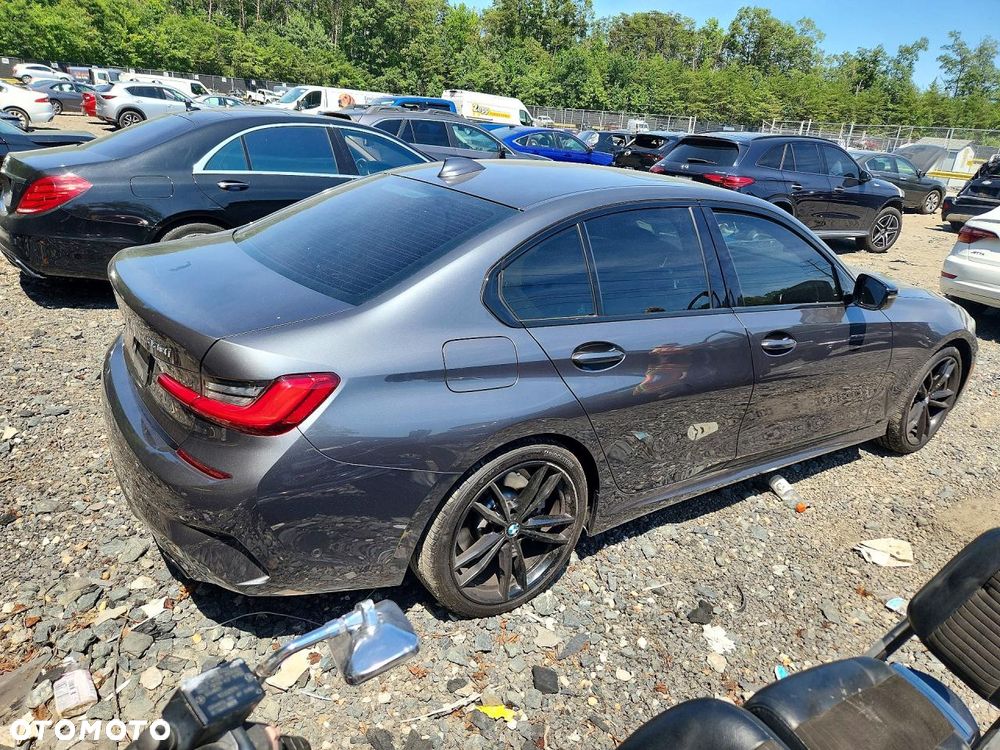 BMW Seria 3 330i xDrive M Sport - 4