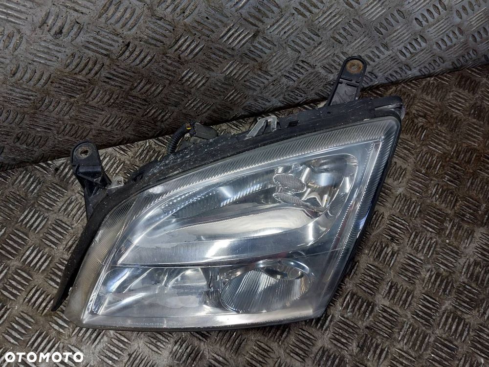 LAMPA LEWY PRZÓD OPEL VECTRA C - 2