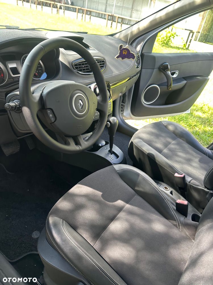 Renault Clio - 26