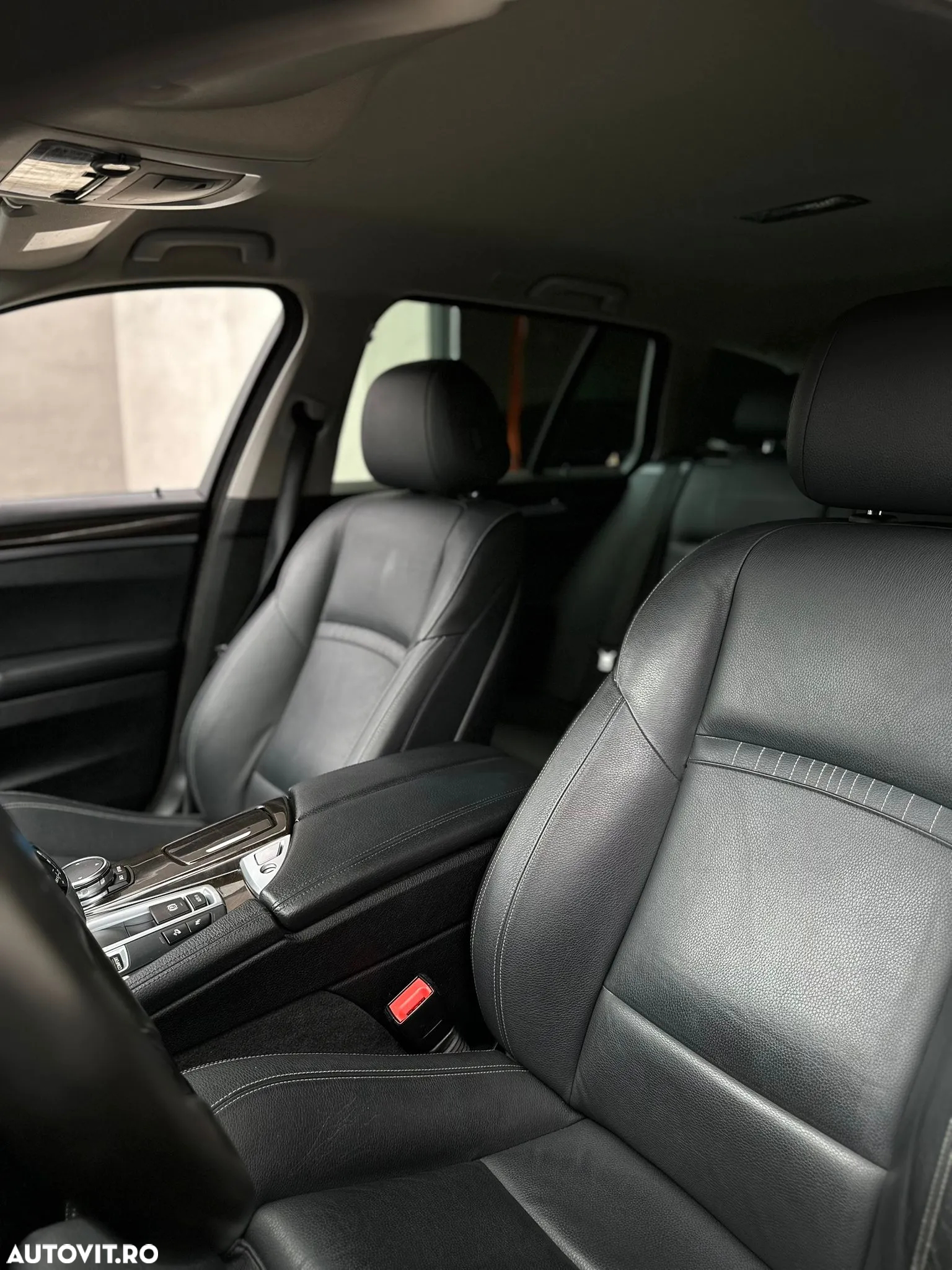 BMW Seria 5 520d xDrive Touring Aut. Luxury Line - 12