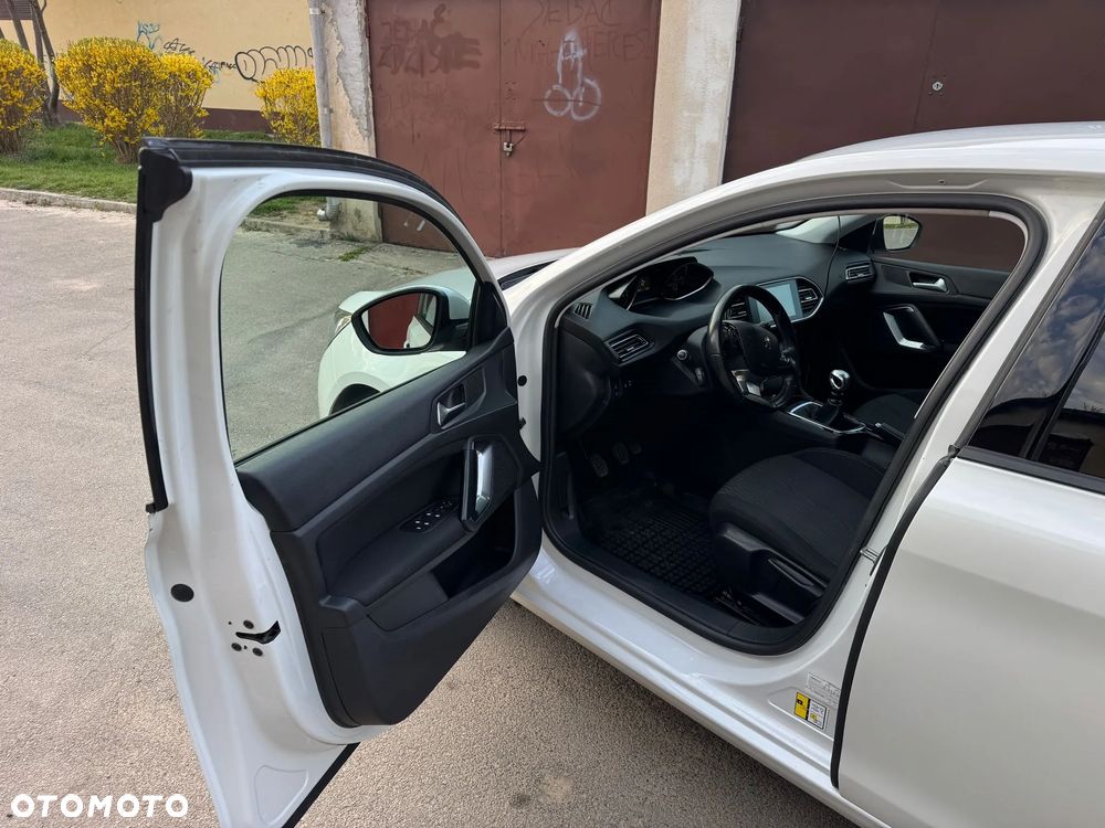 Peugeot 308 1.6 e-HDi Allure S&S - 10