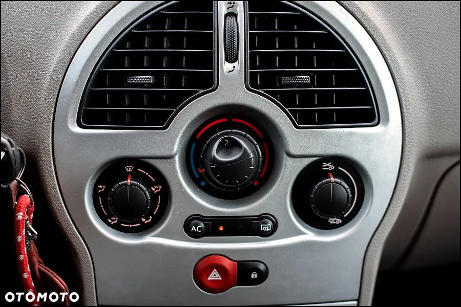Renault Modus - 22