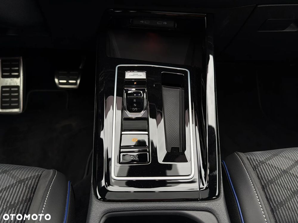 Volkswagen Golf Variant 1.5 eTSI mHEV R-Line Plus DSG - 16