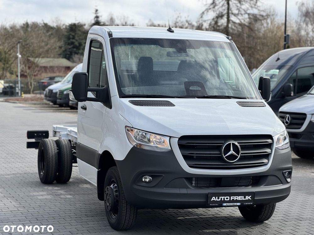 Mercedes-Benz Sprinter - 2