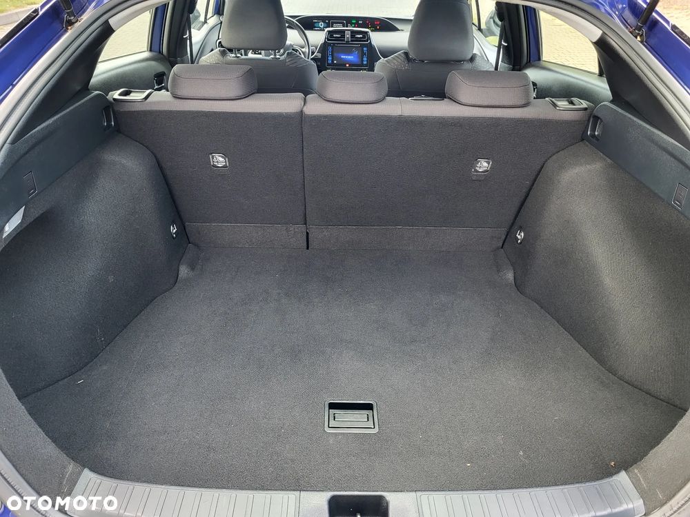 Toyota Prius Plug-in 1.8 Hybrid Executive - 16