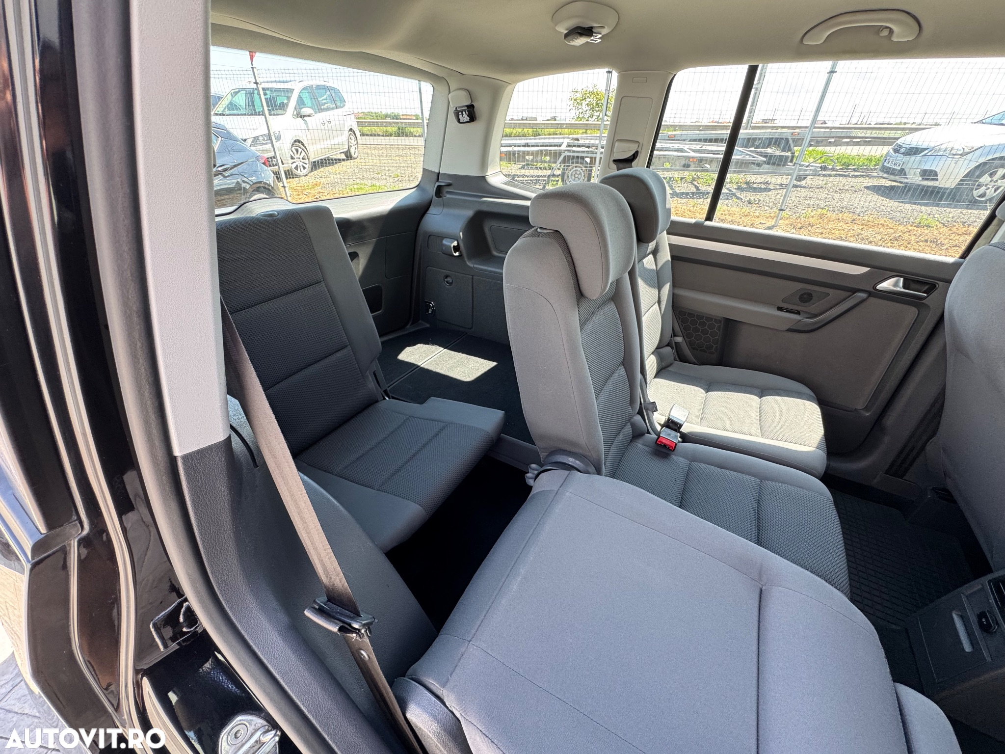 Volkswagen Touran 1.6 TDI Comfortline - 7