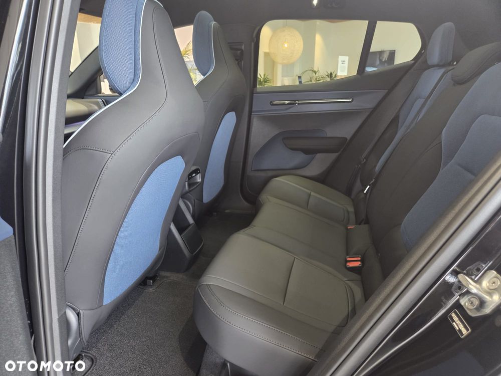 Volvo EX30 69kWh Single Motor Long Range Plus Black Edition - 24
