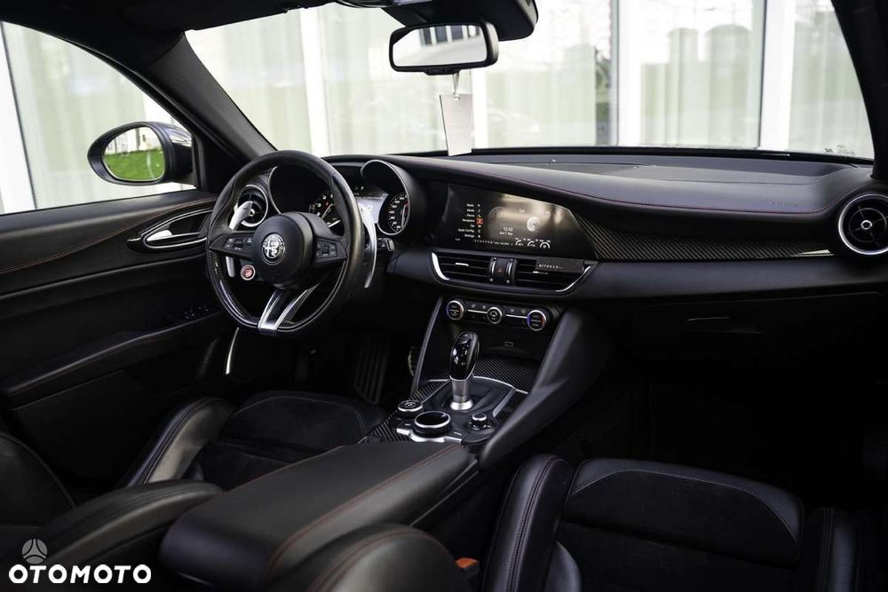 Alfa Romeo Giulia 2.0 Turbo Veloce TI Q4 - 11