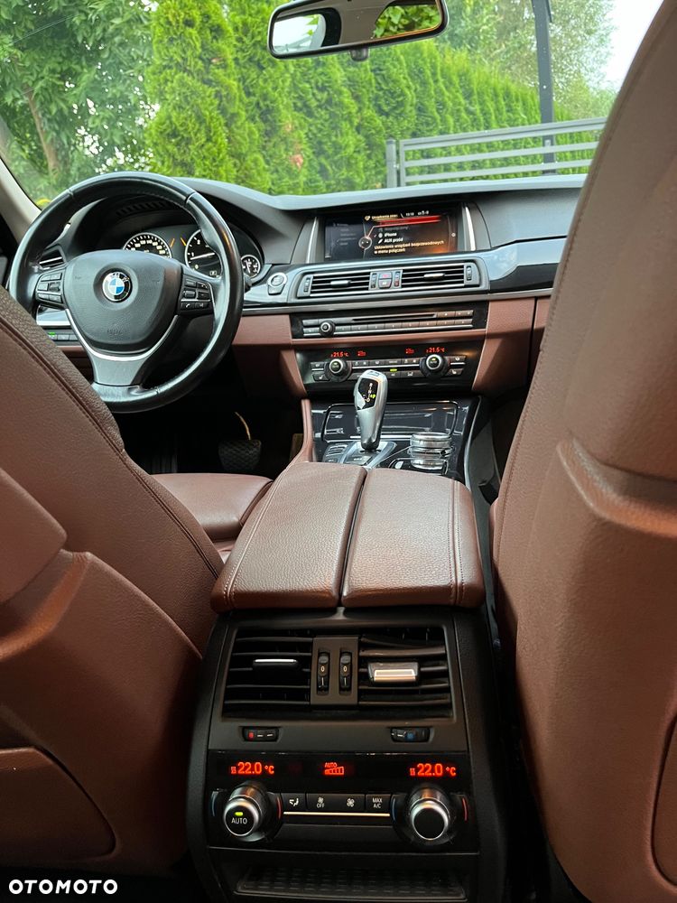 BMW Seria 5 530d xDrive Modern Line - 31
