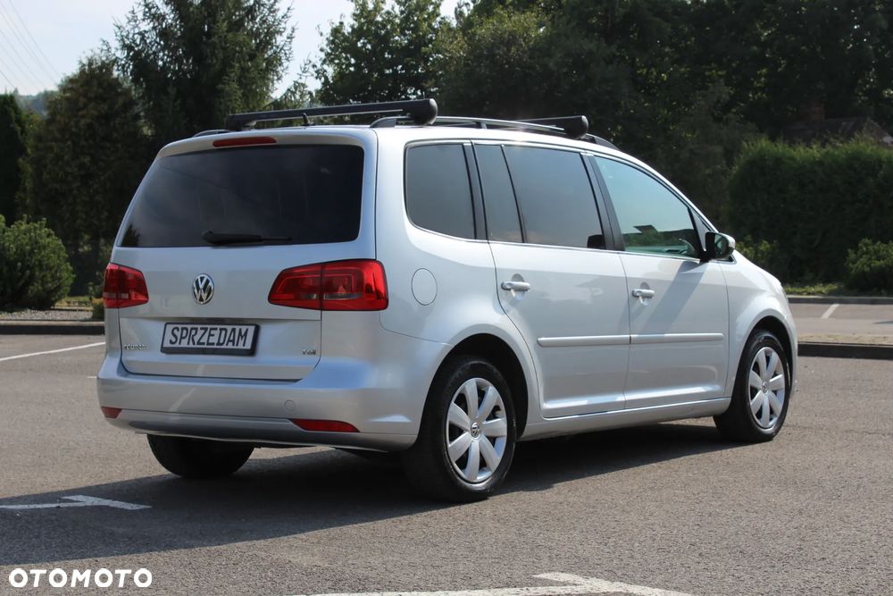 Volkswagen Touran 1.6 TDI DPF BlueMot Comfortline - 4