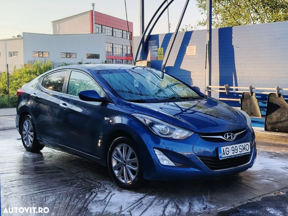 Hyundai Elantra - 1