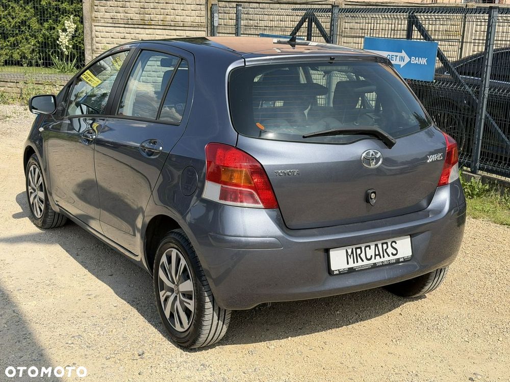 Toyota Yaris - 6