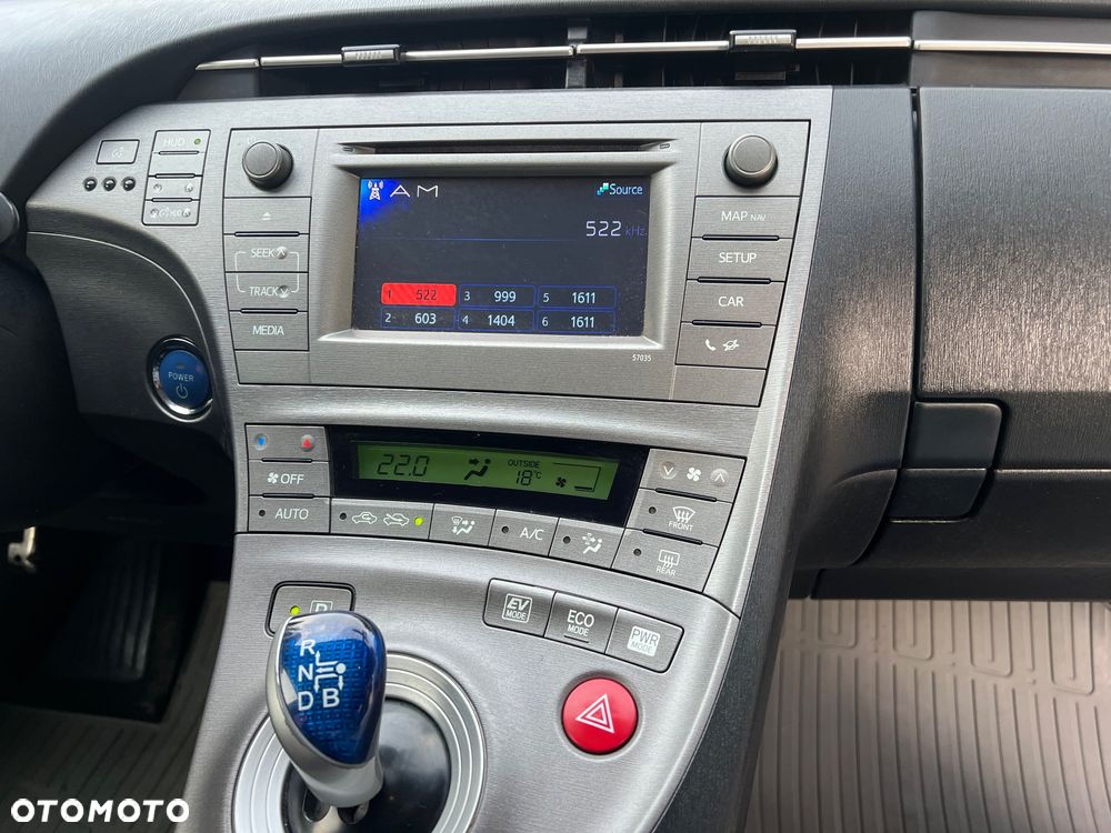 Toyota Prius 1.8 Hybrid Premium - 17