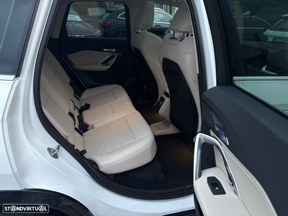 BMW iX1 xDrive30 xLine - 36