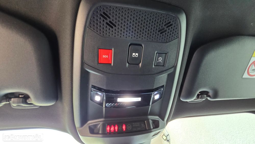 Peugeot e-2008 54 kWh Allure - 23