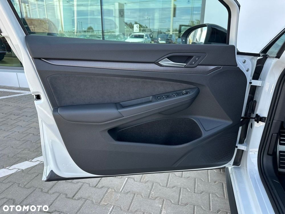 Volkswagen Golf - 10
