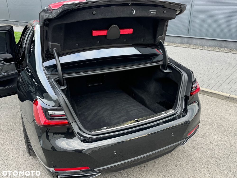 BMW Seria 7 750d xDrive - 22