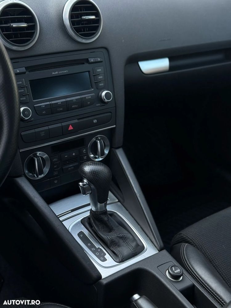 Audi A3 2.0 TDI Sportback DSG Ambiente - 36