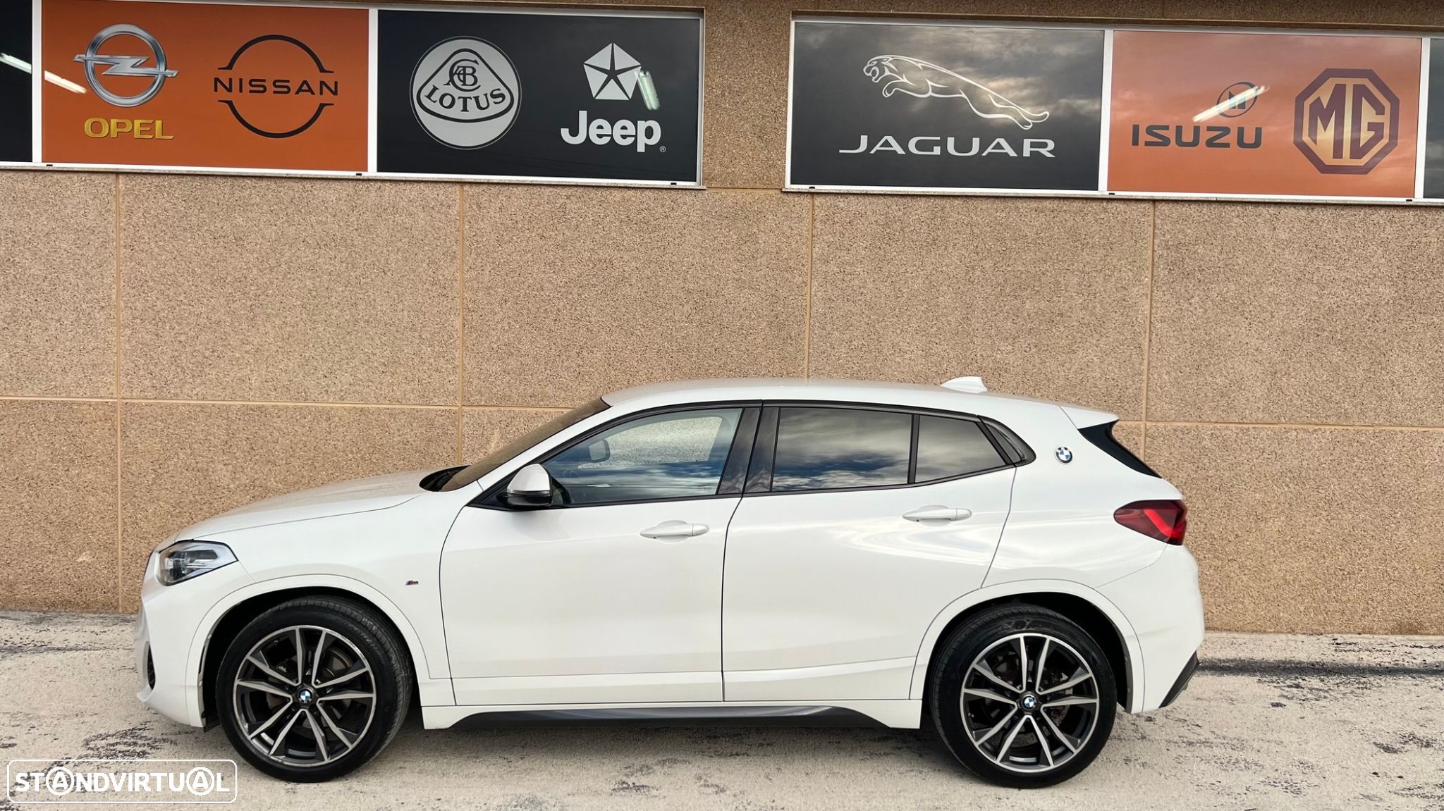 BMW X2 16 d sDrive Auto Pack 50 anos M - 1