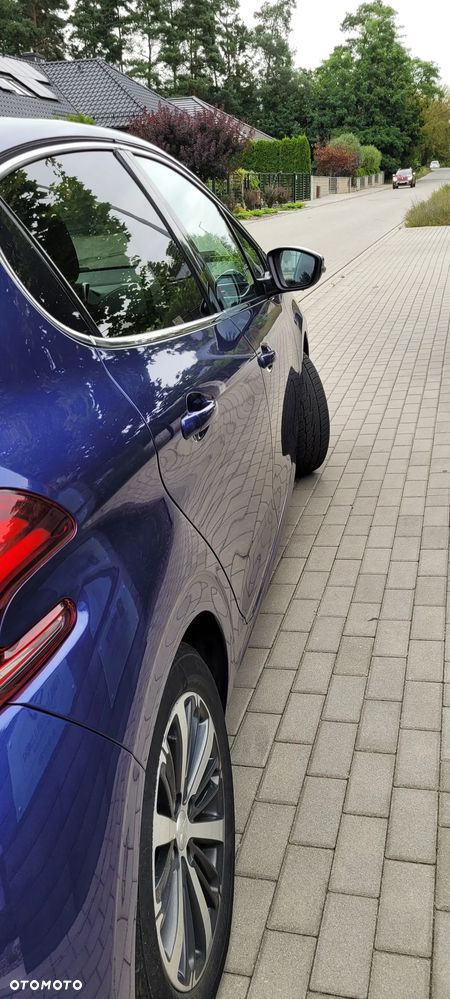 Peugeot 208 1.2 PureTech Allure - 27