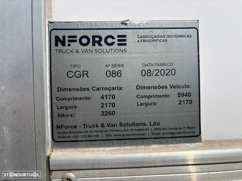 Mitsubishi Canter FUSO 3C15 CONTENTOR COM PLATAFORMA 1.000Kg - 39