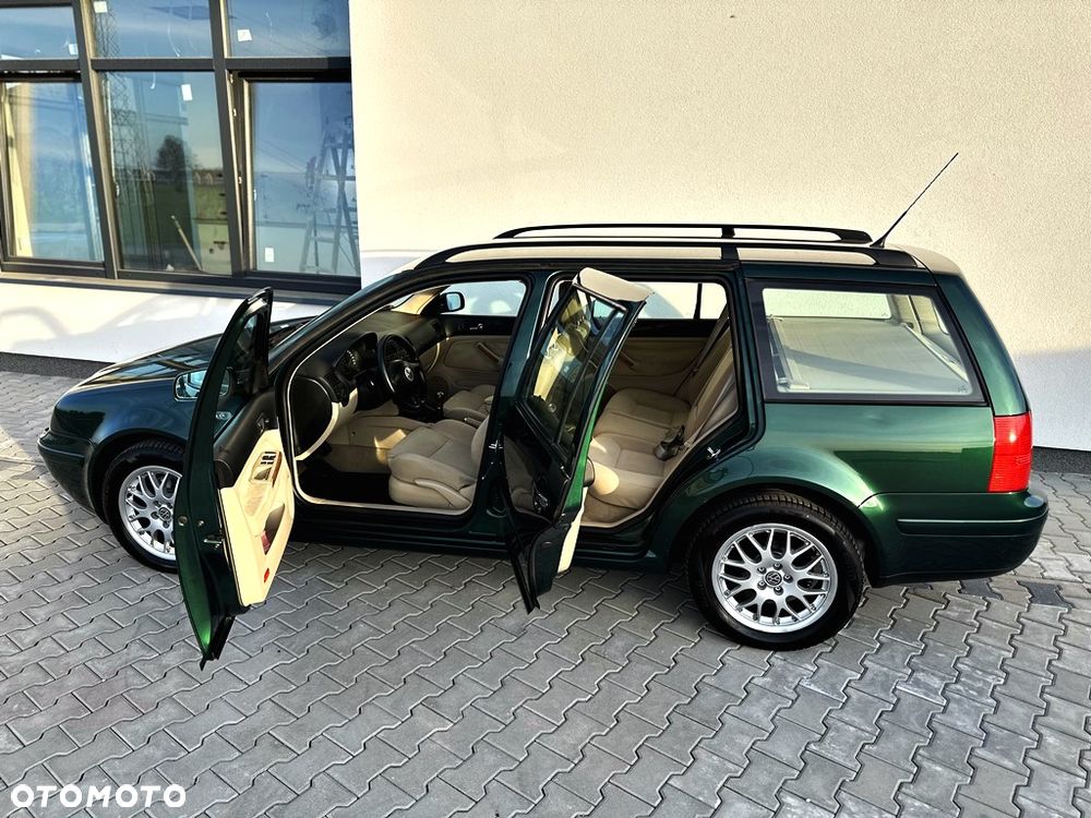 Volkswagen Bora Variant 2.3 V5 - 5