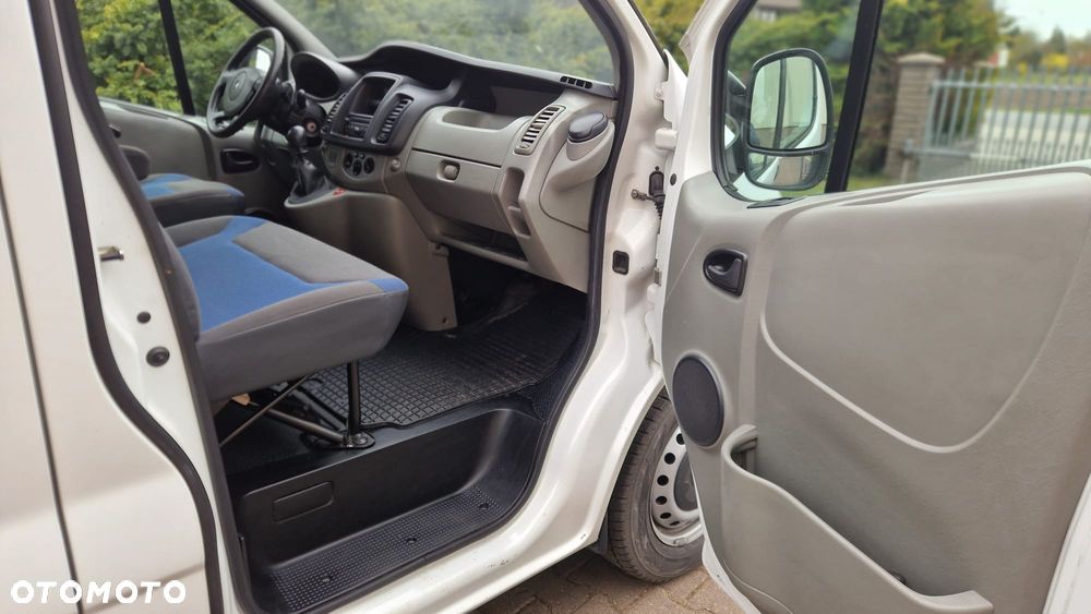Renault Trafic - 16
