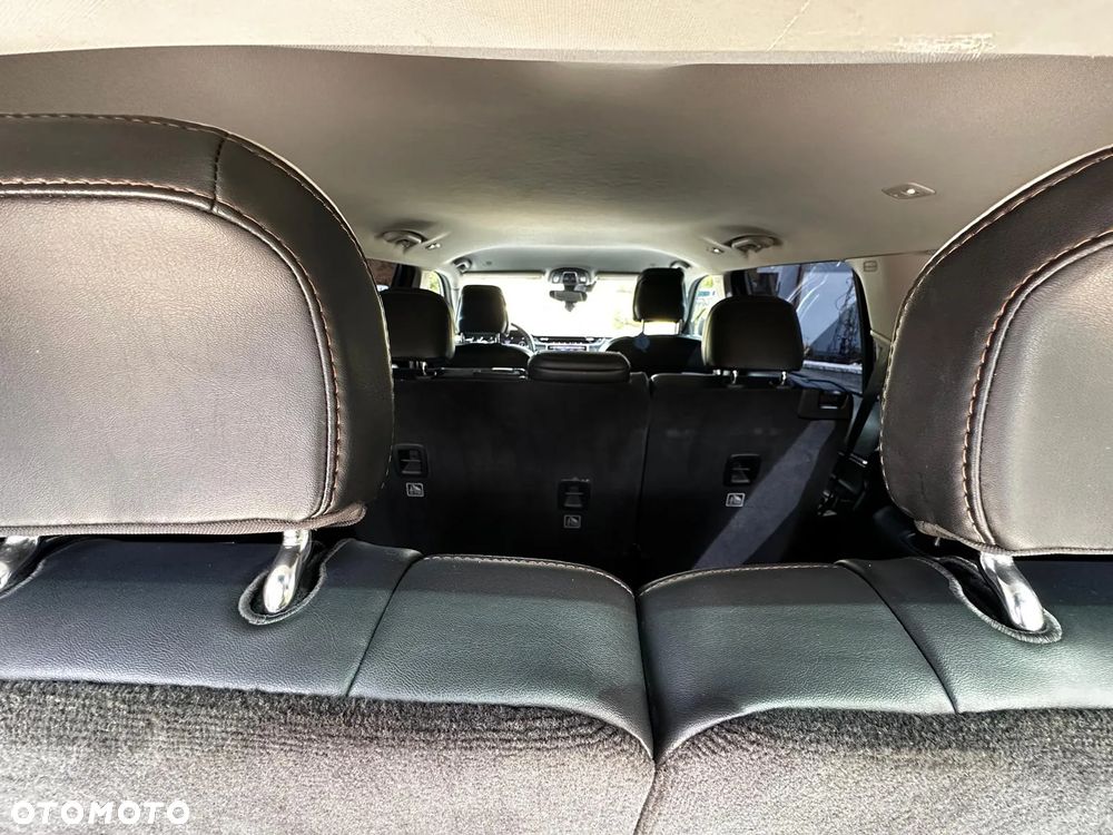 Jeep Grand Cherokee - 32