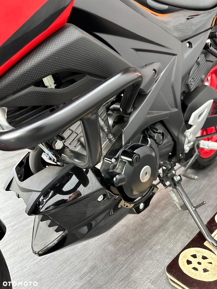 Suzuki GSX - 31