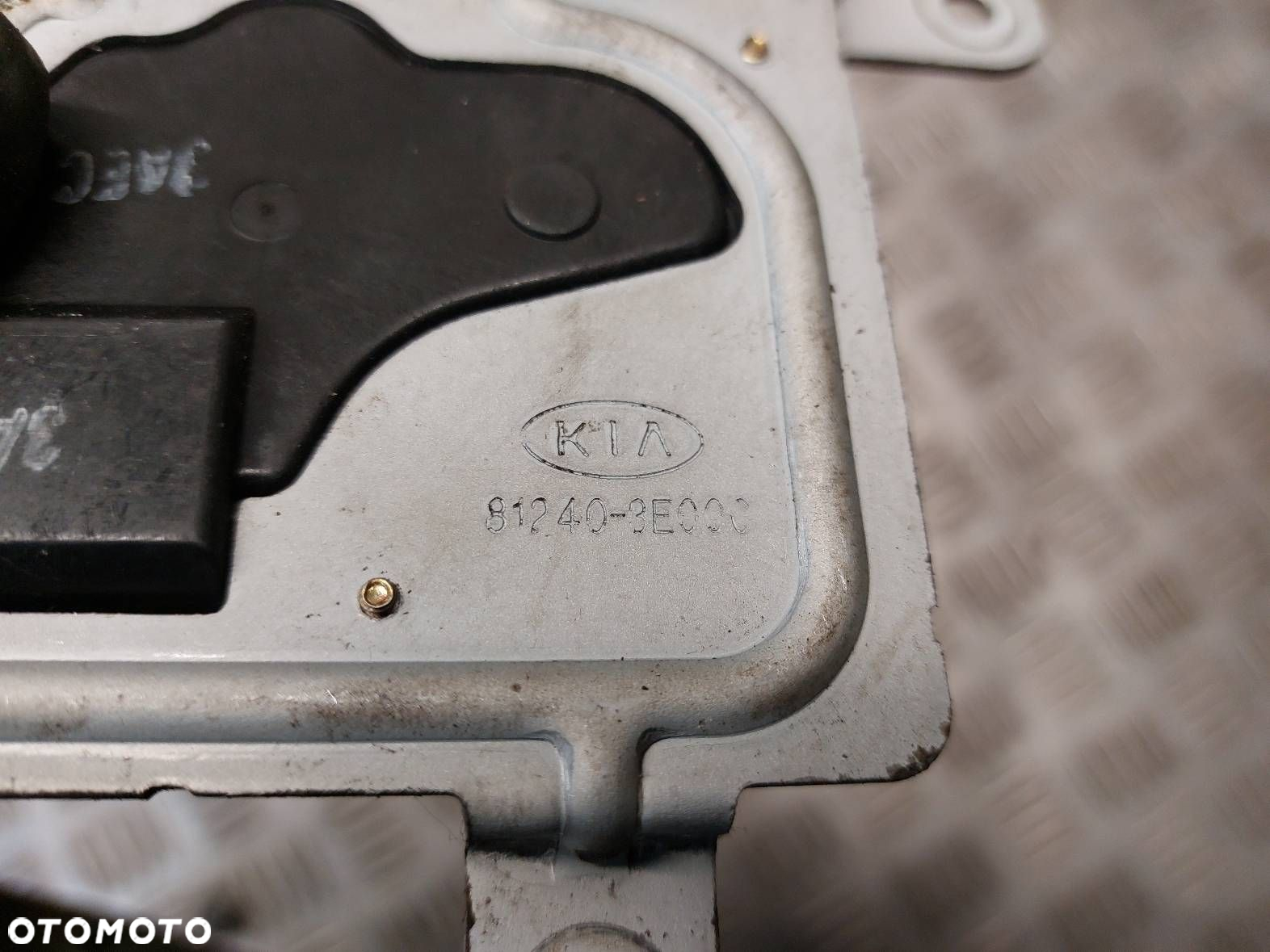 BLENDA KLAPY BAGAŻNIKA + KLAMKA KIA SORENTO I YL 81240-3E000 81230-3E000 - 6