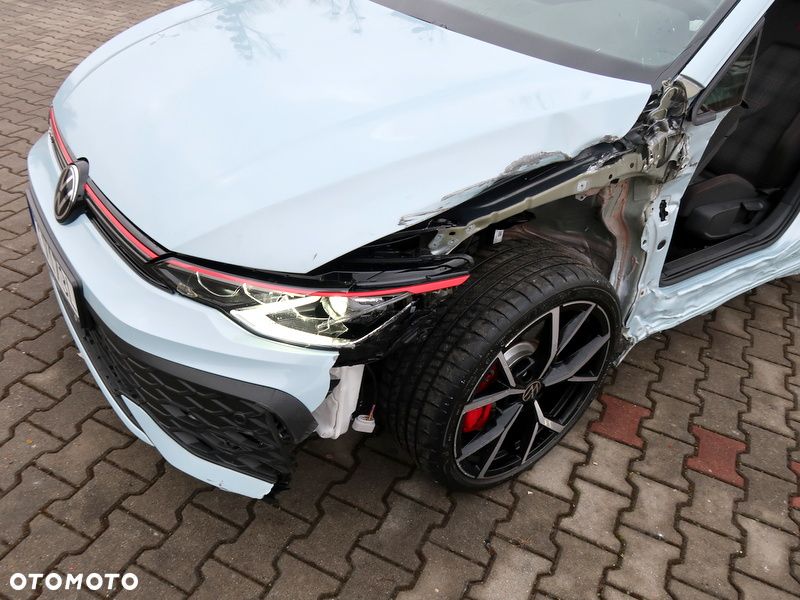 Volkswagen Golf - 34