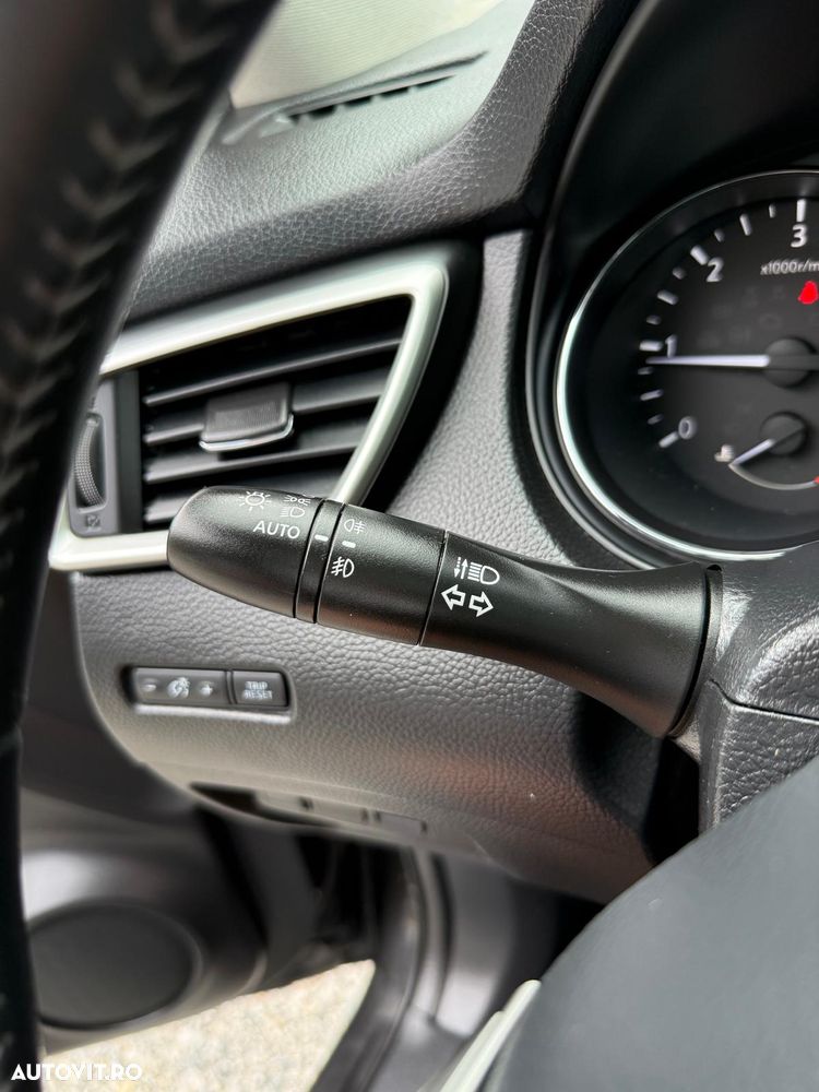 Nissan Qashqai 1.5 DCI N-Connecta - 21