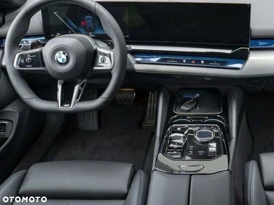 BMW Seria 5 520d xDrive mHEV M Sport - 10