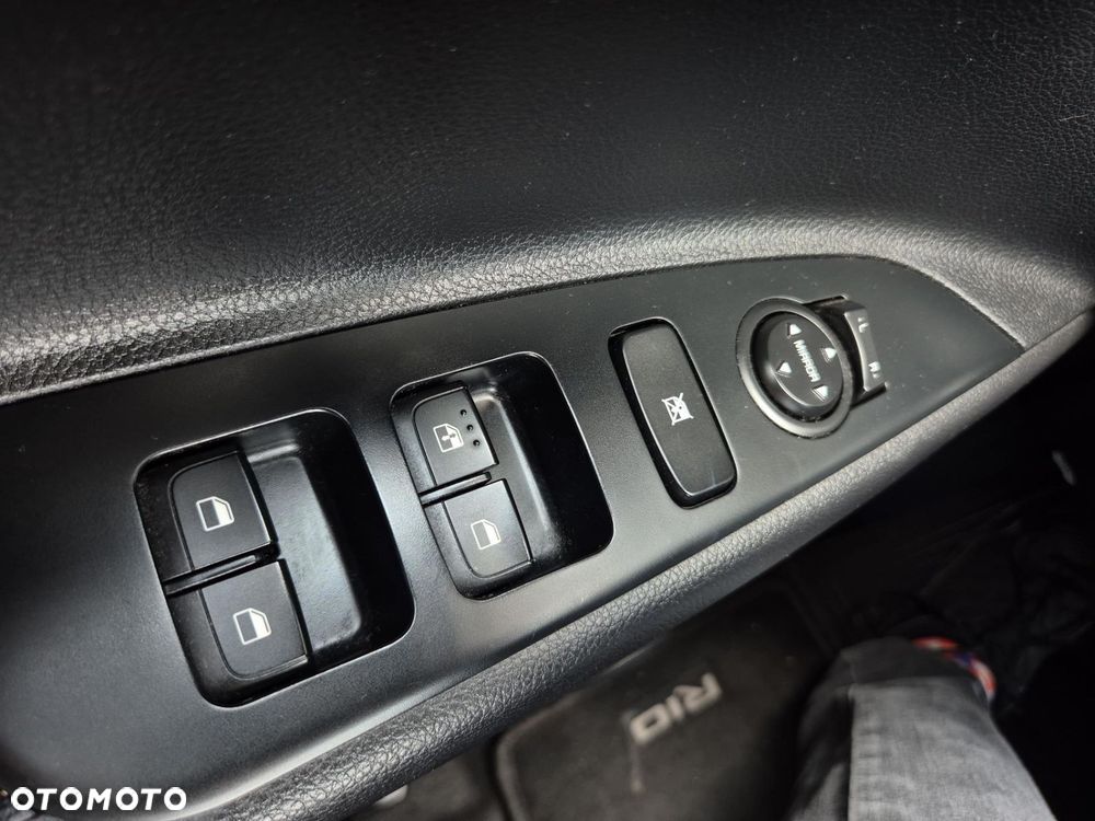 Kia Rio 1.4 L - 24
