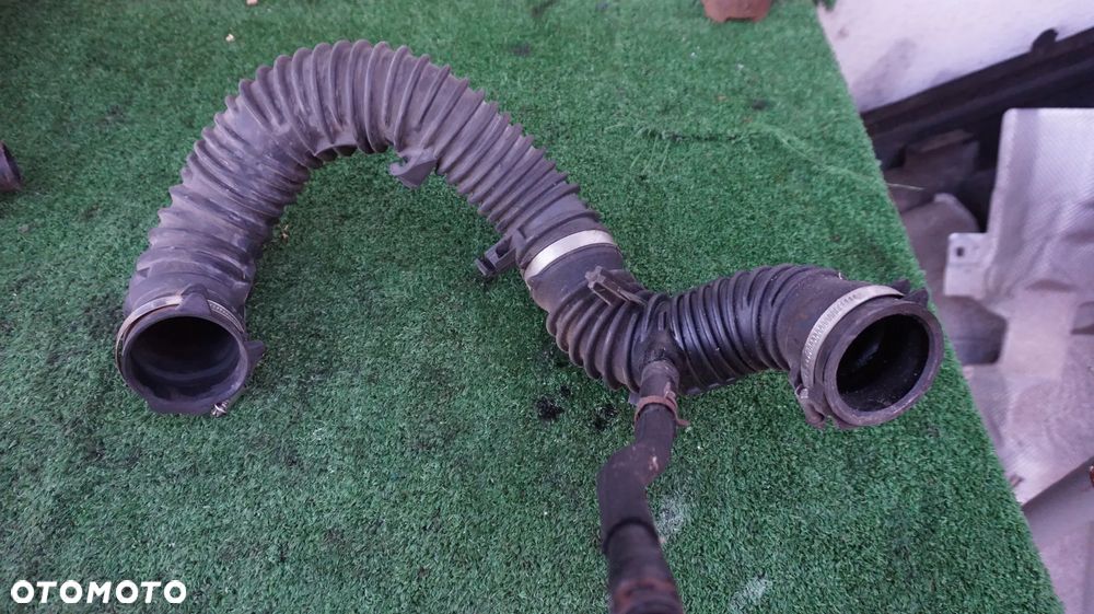 Renault Trafic II Opel Vivaro Nissan Primastar 2.0 DCI M9R przewod powietrza